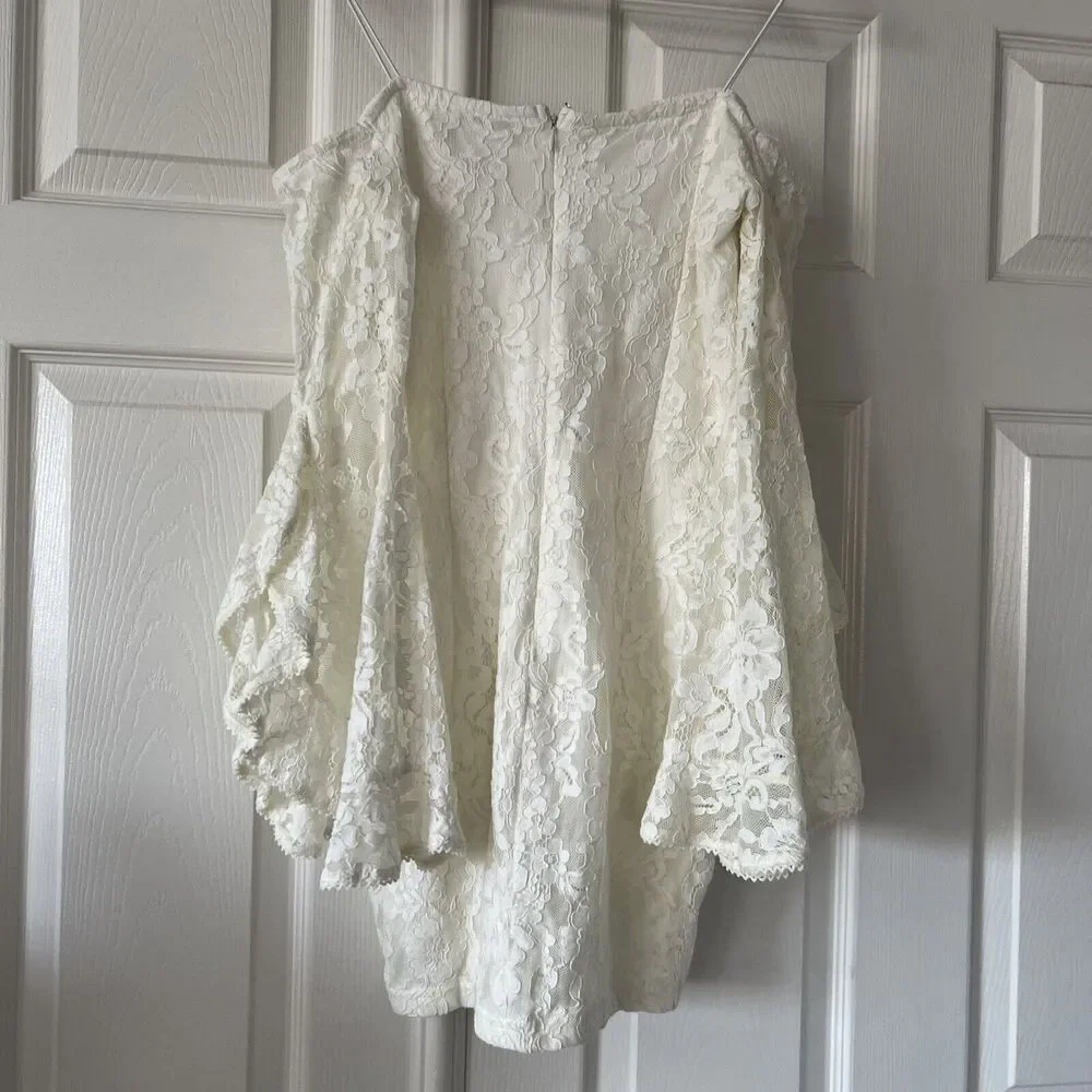 Fashion Nova Jr Womens Mini Dress Size Medium Lace Lined White Bell Sleeve Prom